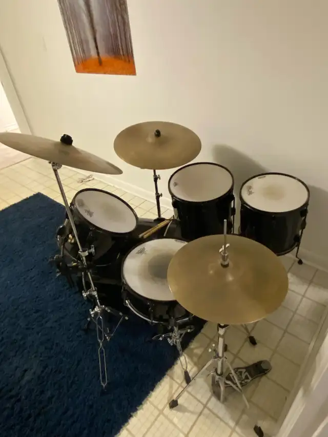 Tama 5 piece drum kit + Cymbals + Stool + Drum  Cases in Drums & Percussion in City of Toronto - Image 6