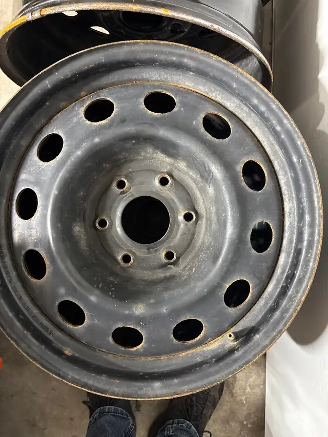 18 inch steel rims for a Chevy pick up in Tires & Rims in Sault Ste. Marie - Image 2