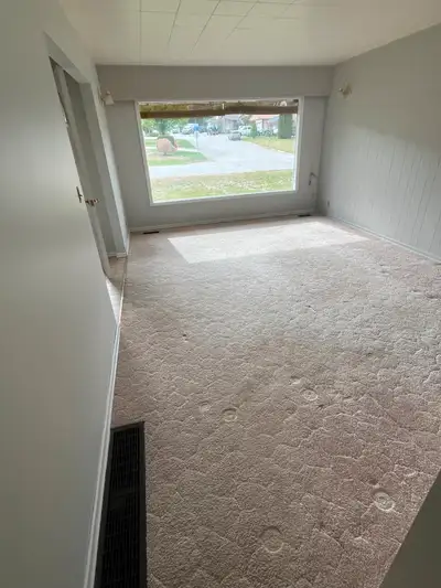 2 Beds 1 Bath - Apartment in Castlegar, BC. Bright, just painted