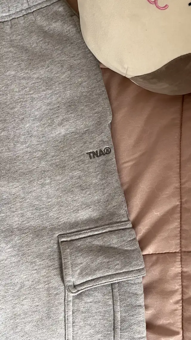 TNA Fleece Sweatpants/Sweatfleece in Women's - Bottoms in Mississauga / Peel Region - Image 4