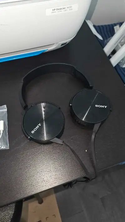 NEW EARPADS. Asking price $30 OBO Sony MDR XB550AP, extra bass headphones Offering crisp audio quali...