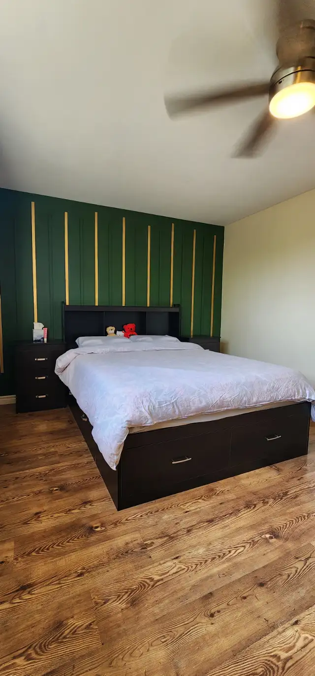 Moving Sale! Queen Bedroom Set – 6 Pieces – First come basis !62864745059971123
