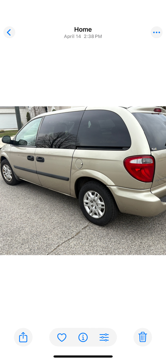 2005 DODGE Grand Caravan, Auto, FWD, 3.3 V6, GAS, 160,000KM in Cars & Trucks in Windsor Region