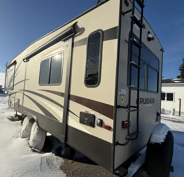 cruiser Aire 25 RL 2016 in RVs & Motorhomes in Trois-Rivières - Image 4