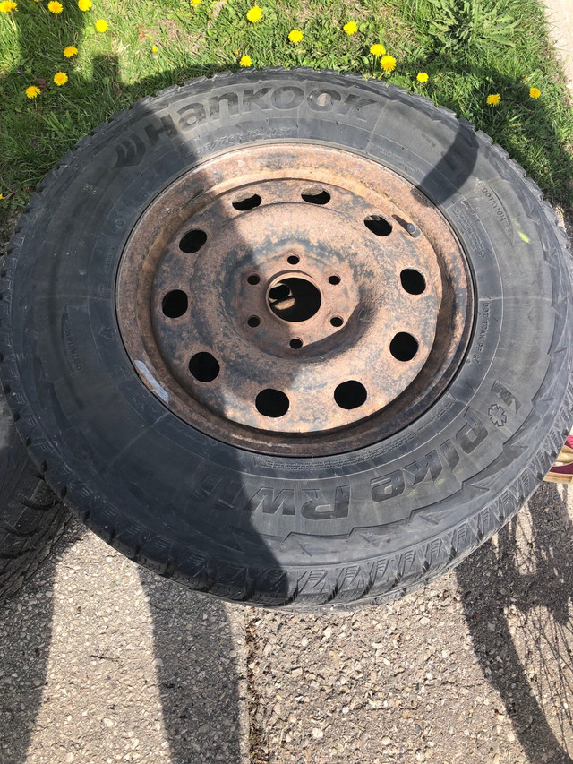 Blizzak 265/70-R17 snow tires in Tires & Rims in Stratford - Image 2