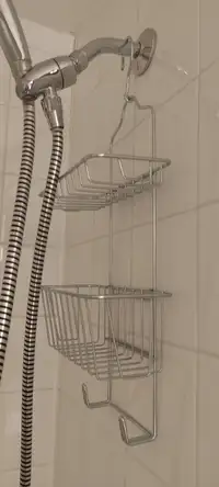 Support de rangement pour la douche