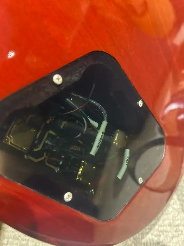 Gibson Les Paul in Guitars in Edmonton - Image 7