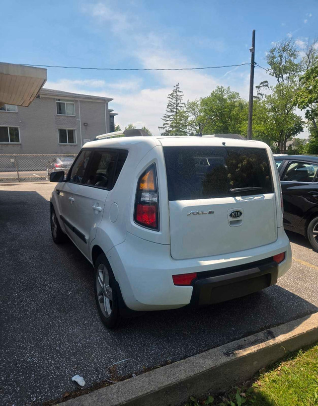 Kia Soul 2011 in Cars & Trucks in Windsor Region - Image 2