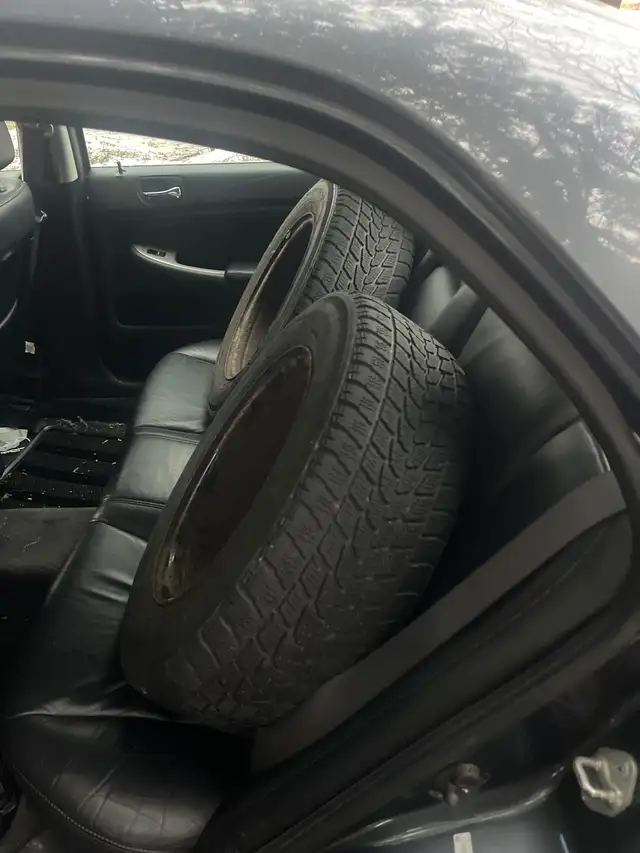 2005 Honda Accord Grey in Cars & Trucks in City of Toronto - Image 9