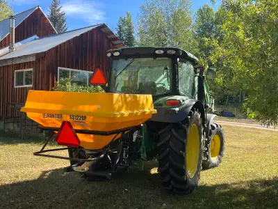 Frontier SS1220 P Pendulum Series spreader Spreader spout provides precision spreading Drive system...