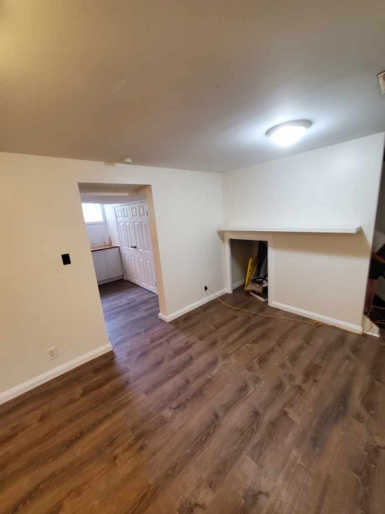 All-Inclusive 1-BR Basement – Private Laundry, A/C & Parking 4