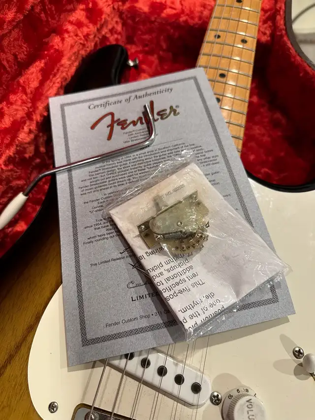 Fender custom shop 54 Stratocaster in Guitars in Edmonton - Image 9