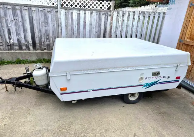 Coleman Roanoke tent trailer  in Travel Trailers & Campers in Smithers - Image 8