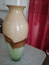 vase decoratif en ceramique