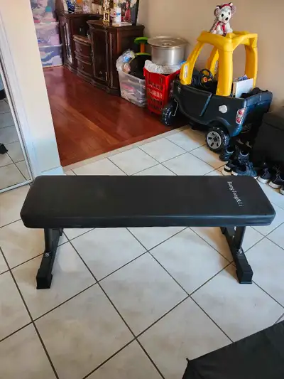 This is a used BangTong&Li adjustable weight bench that's perfect for a full body workout. It is des...