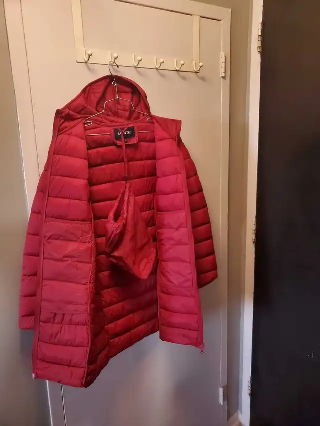 Women's/ Girls Winter George Puffer Jacket Size XS in Women's - Tops & Outerwear in Mississauga / Peel Region - Image 3