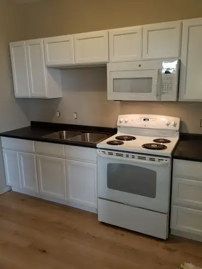 • Studio/1 Bedroom ground floor unit available • Rent includes heat, lights, parking, fridge, stove,...