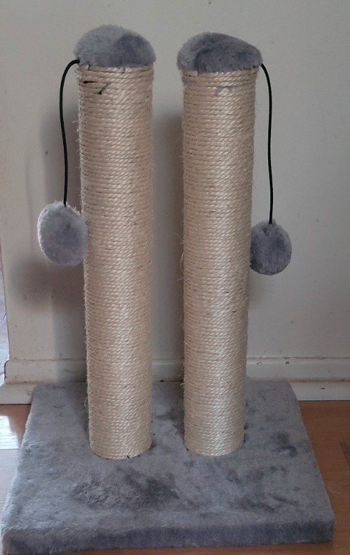 Brand New Cat Scratching  Posts with Balls in Accessories in Oshawa / Durham Region - Image 2