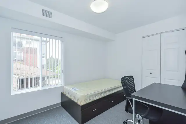 UWaterloo Winter+Spring 2026 Subletting my room on Lester St in Room Rentals & Roommates in Kitchener / Waterloo - Image 2
