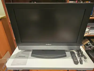 Insignia 26" HDTV 720p LCD Television NS-LCD26F, View more