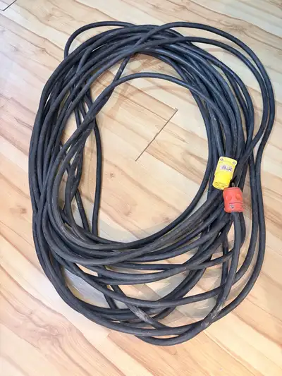 Heavy-duty industrial extension cord 100ft, View more