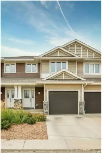 Beautiful 3-Bedroom Townhouse for Rent in Kensington, Saskatoon Rent: $2,500/month + Utilities Lease...