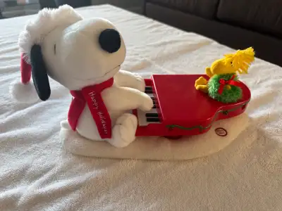 Hallmark Snoopy playing piano, View more