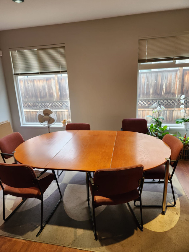 Dining/meeting table/6 chairs in Dining Tables & Sets in Richmond - Image 4