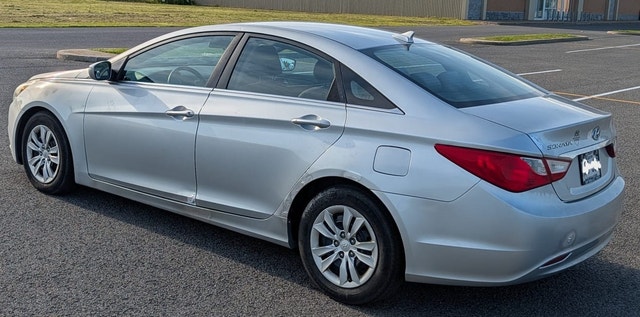 Hyundai Sonata 2011 - No Accidents - Reliable — photo 3