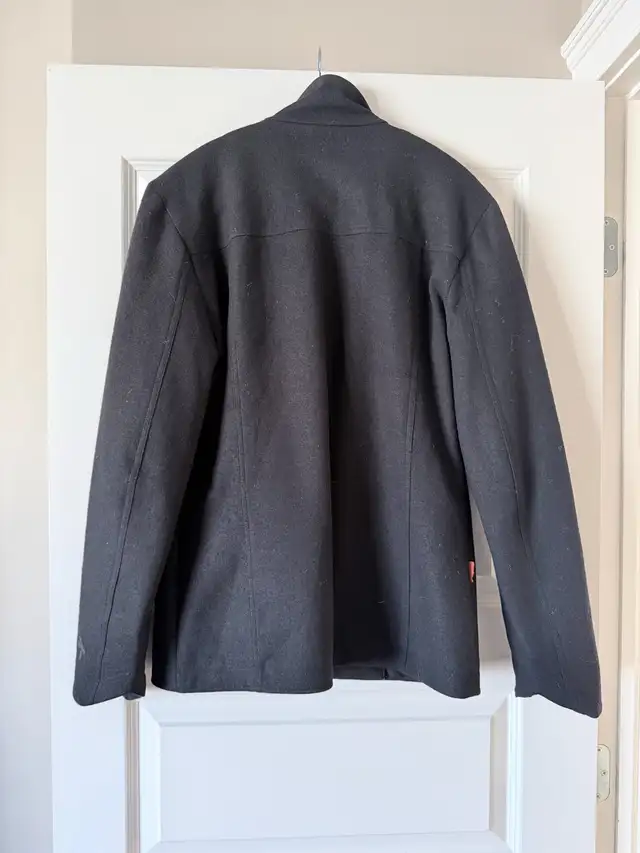 Icebreaker Merino Men’s Jacket - Small - Like New!! in Fishing, Camping & Outdoors in Edmonton - Image 3