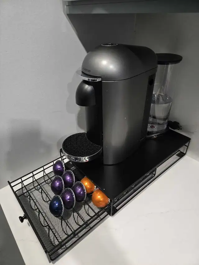 Nespresso Vertuo Plus Deluxe in Coffee Makers in Markham / York Region - Image 3