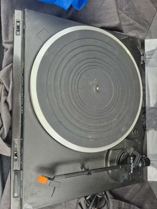 Technics SL-BD27 Turntable in Performance & DJ Equipment in Oshawa / Durham Region - Image 3