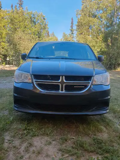 2012 dodge caravan stow & go new starter,and battery last fall 2 screen dvd system with 2 wireless h...
