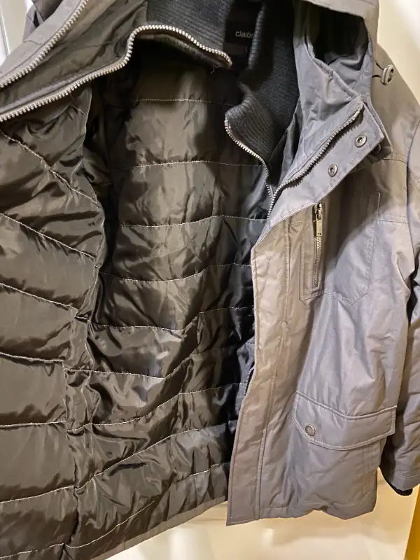 Claiborne Dobby Tech Men's Padded Utility Winter Jacket Coat in Men's in Oshawa / Durham Region - Image 4