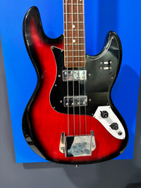 REDUCED: 1970s Raven short scale bass MIJ