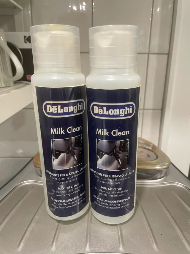 Saeco Primea SuperAutomatic Coffee Cappuccino Machine Immaculate in Coffee Makers in Hamilton - Image 3