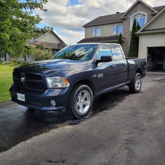 2017 - Ram 1500 - 5.7L Hemi in Cars & Trucks in Ottawa