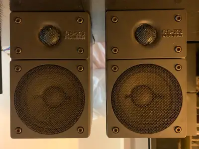 Pair of Pioneer CS-X3 used speakers for sell. Made in Japan. Loud and power speakers. Great conditio...