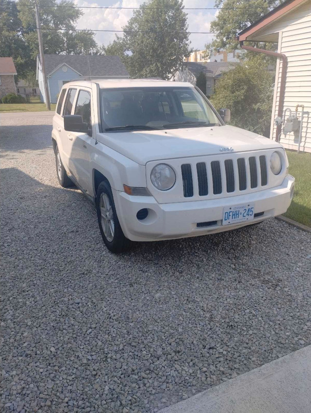 2010 jeep patriot in Cars & Trucks in Windsor Region