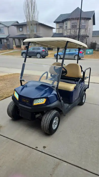 2019 Club Car Tempo gas golf cart for sale. New battery and fresh oil change. Brand new rear folding...