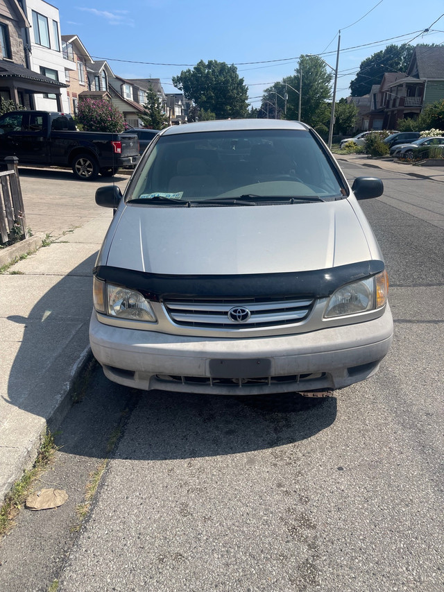 2001 Toyota sienna CE in Cars & Trucks in Mississauga / Peel Region
