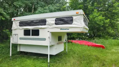 Palomino pop-up camper. Good used condition . Three burner propane stove, three-way fridge. Canvas a...