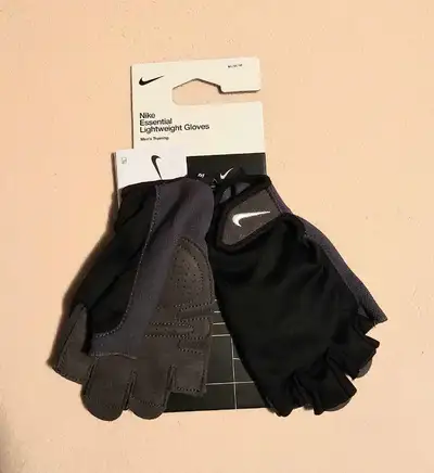 NEW Nike Essential Lightweight Training Gloves - Medium $15, View more