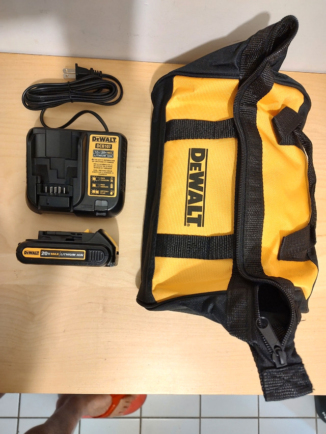 Brand new DeWalt Lithium-Ion Battery charger, 20V 1,5Ah Battery  in Power Tools in City of Toronto - Image 3