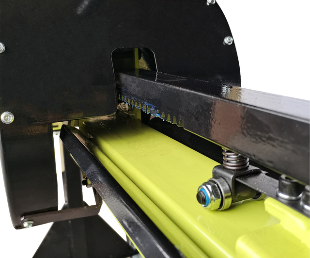 12Ton Log Splitter 2hp Kinetic Log Splitter on Stand BM11110S in Power Tools in Delta/Surrey/Langley - Image 3