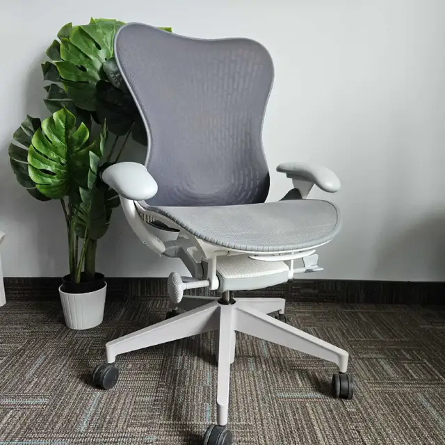 Herman miller mirra 2 ergonomic office chair FREE DELIVERY in Chairs & Recliners in City of Toronto - Image 2