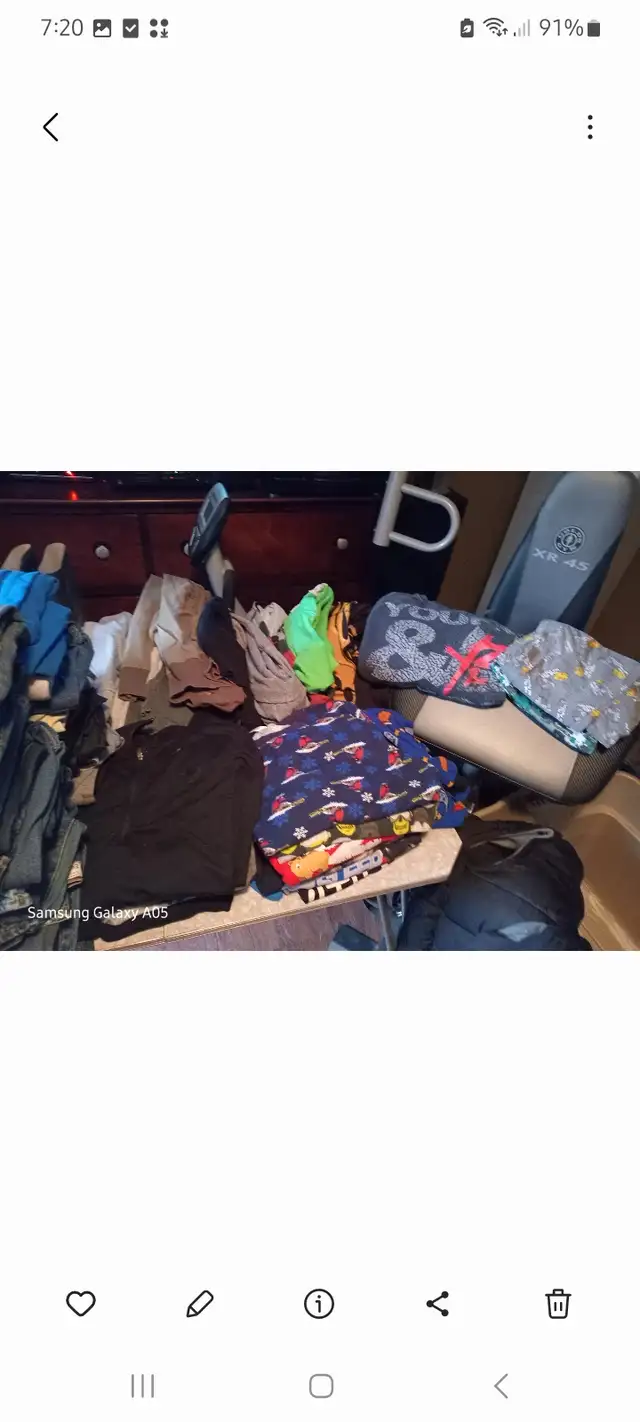 Kids/youth size 11-12  clothing lot pants, sweaters,t-shirt, in Kids & Youth in Oshawa / Durham Region - Image 3
