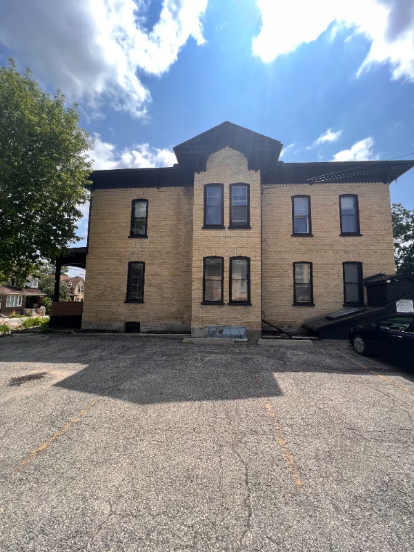 Huge Detached Home For Rent in DT Kitchener! Long Term Rentals Kitchener / Waterloo Kijiji