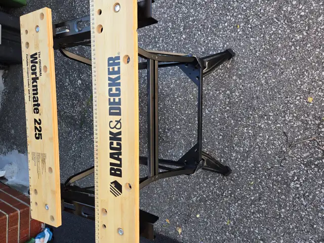 BLACK DECKER Portable Work Bench and Vise in Tool Storage & Benches in City of Toronto - Image 8