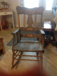 Chaise berçante "antique"